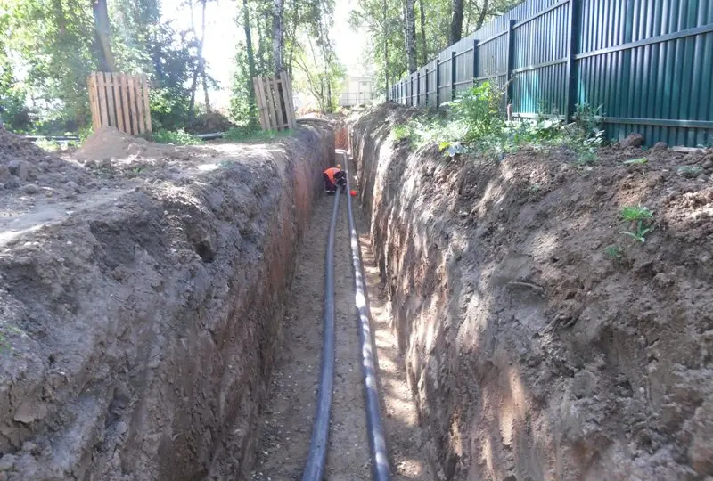 Какую трубу лучше использовать для водопровода под землей?